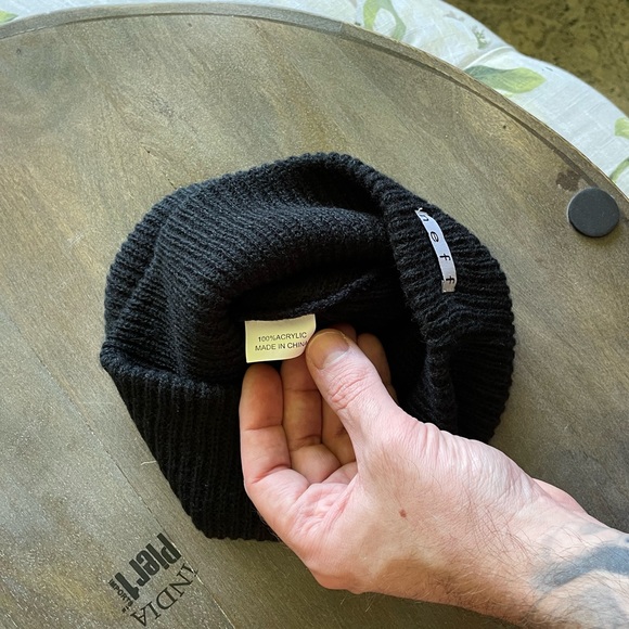 OG Neff Plain Black Beanie One Size - Picture 6 of 6